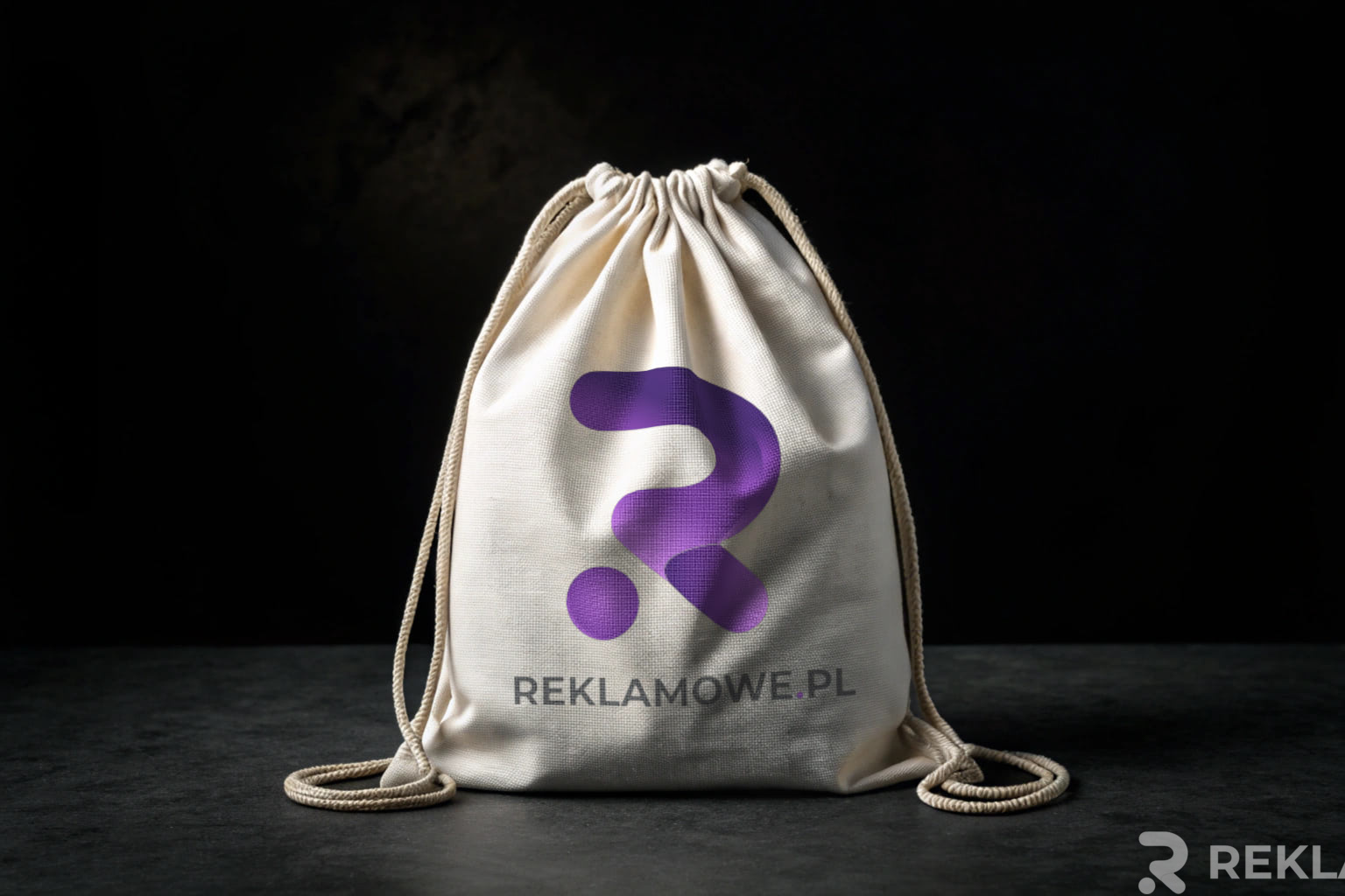 Różne materiały używane do produkcji worków reklamowych