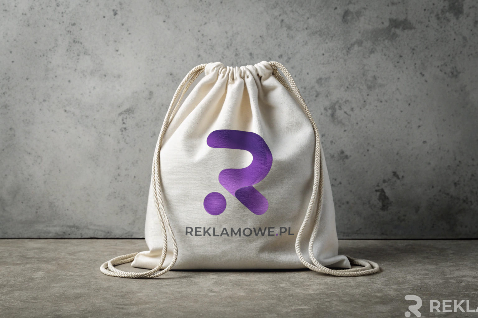 Worki reklamowe dla małych firm – wykorzystaj potencjał marketingowy Kolorowe worki reklamowe z logo małych firm